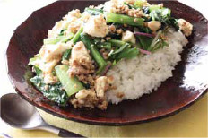 マーボー風小松菜丼